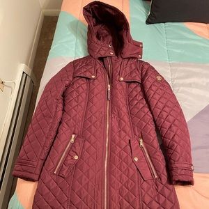 Tommy Hilfiger winter jacket. Size small, Maroon color. In excellent condition.
